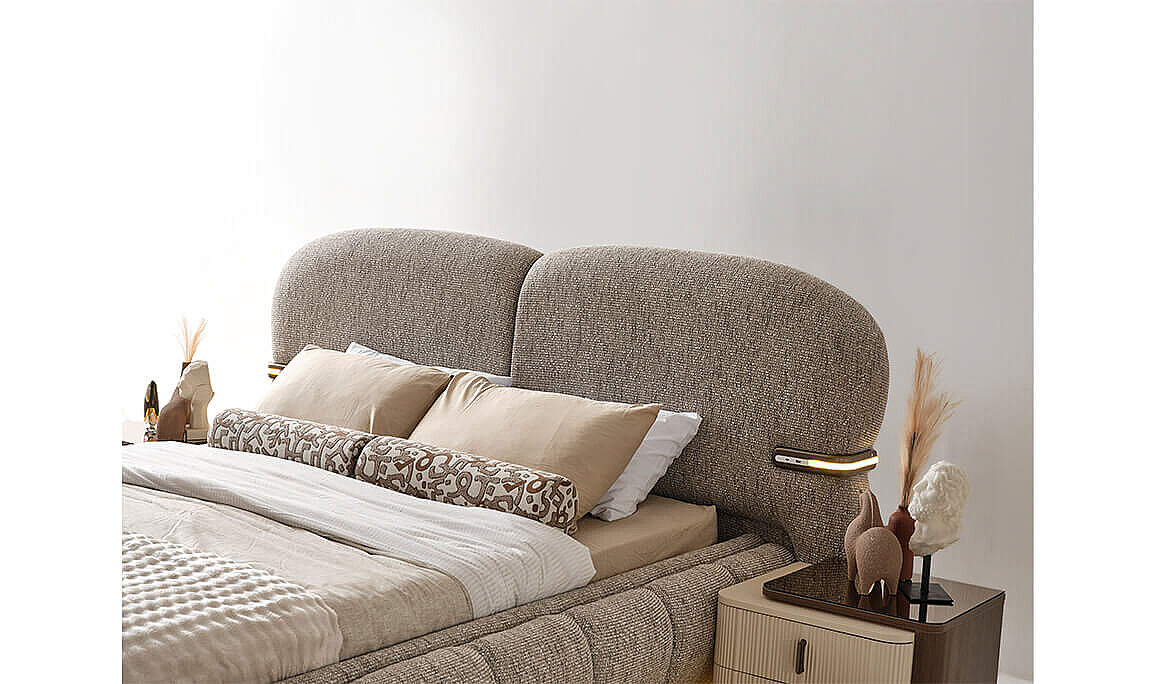 Velaris Bedroom15
